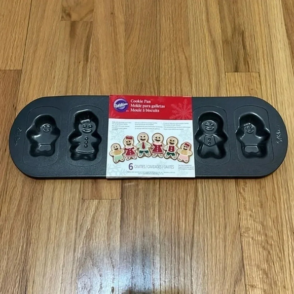 Wilton | Gingerbread family 6 cavities cookie pan‎ NEW non stick - Picture 1 of 7